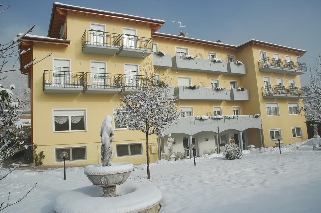 Hotel Daniela Levico Terme Luaran gambar