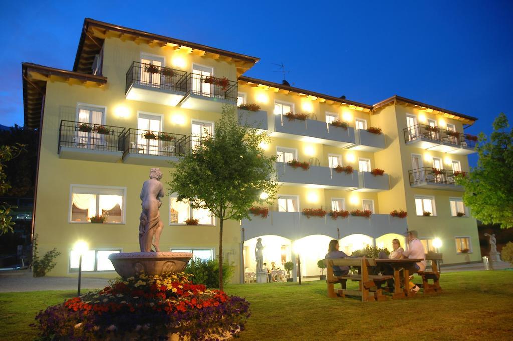 Hotel Daniela Levico Terme Luaran gambar