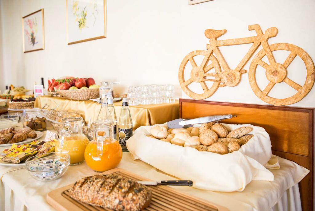 Hotel Daniela Levico Terme Luaran gambar